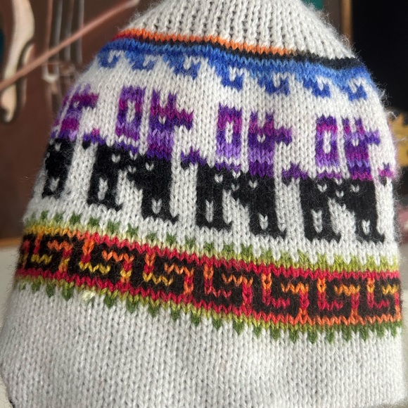 Alpaca Lama wool reversible tuque. New, never worn.Made in PERU - Picture 9 of 15